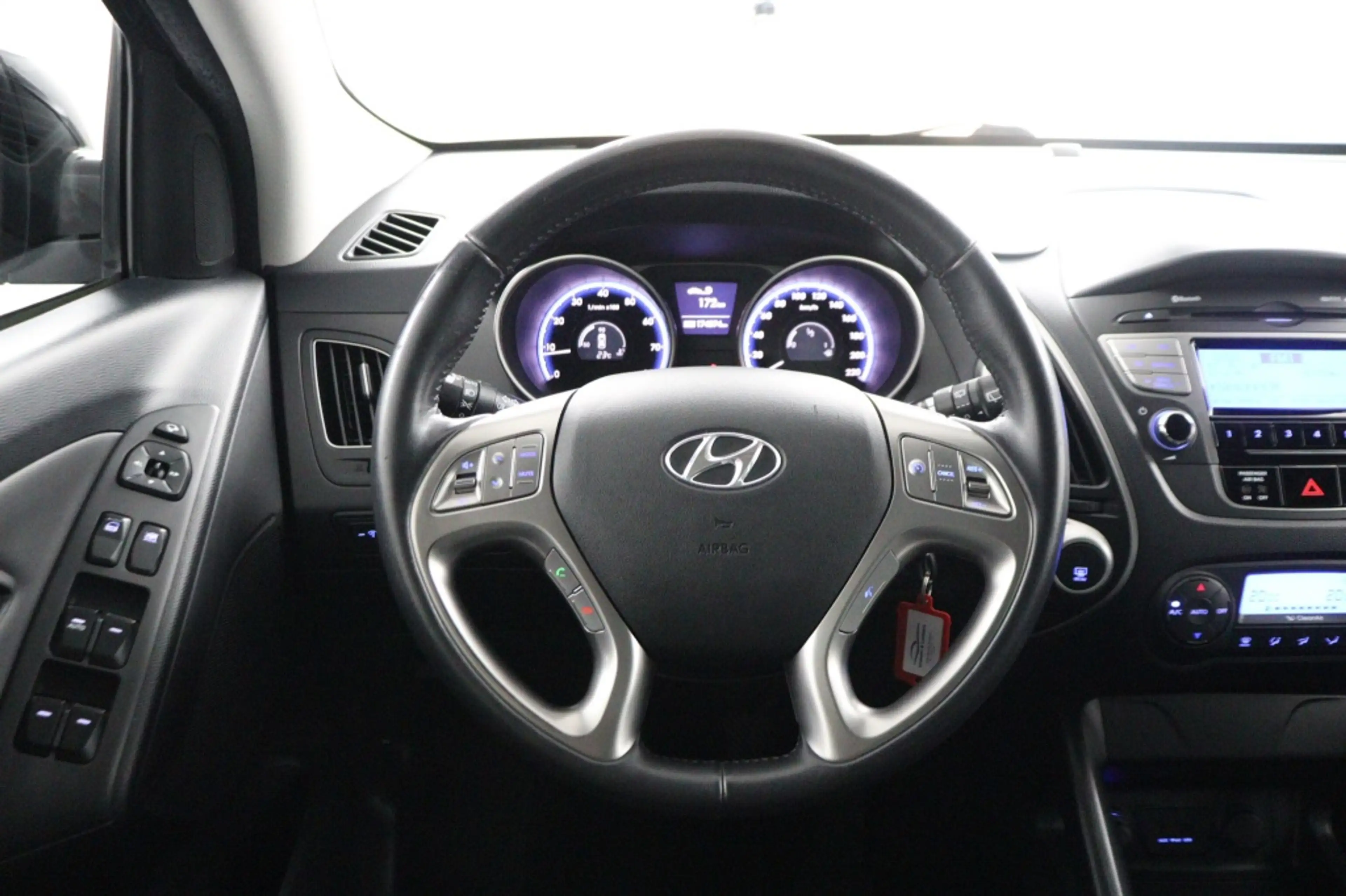 Hyundai iX35 2.0i Style — photo 18