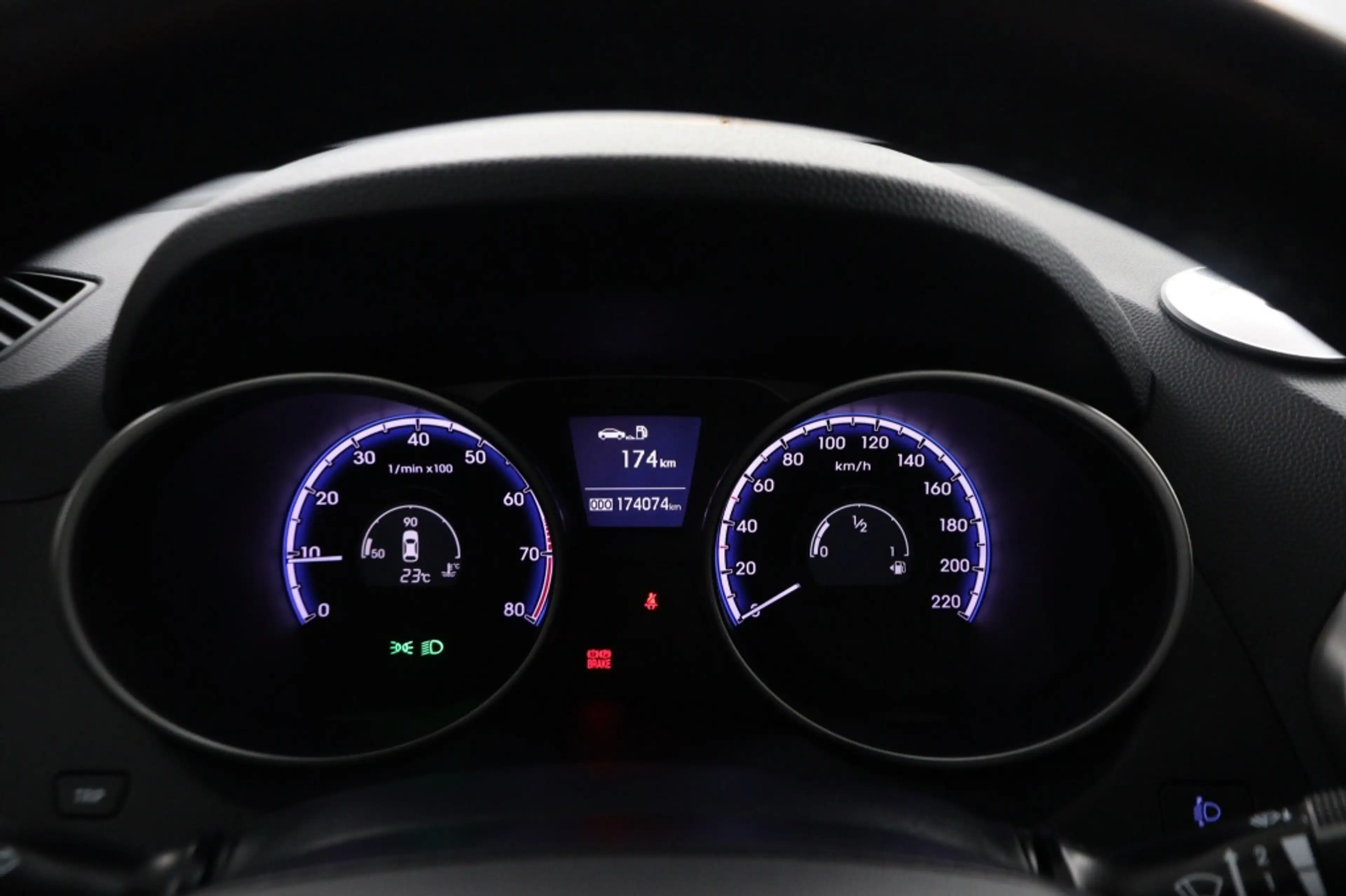 Hyundai iX35 2.0i Style — photo 21