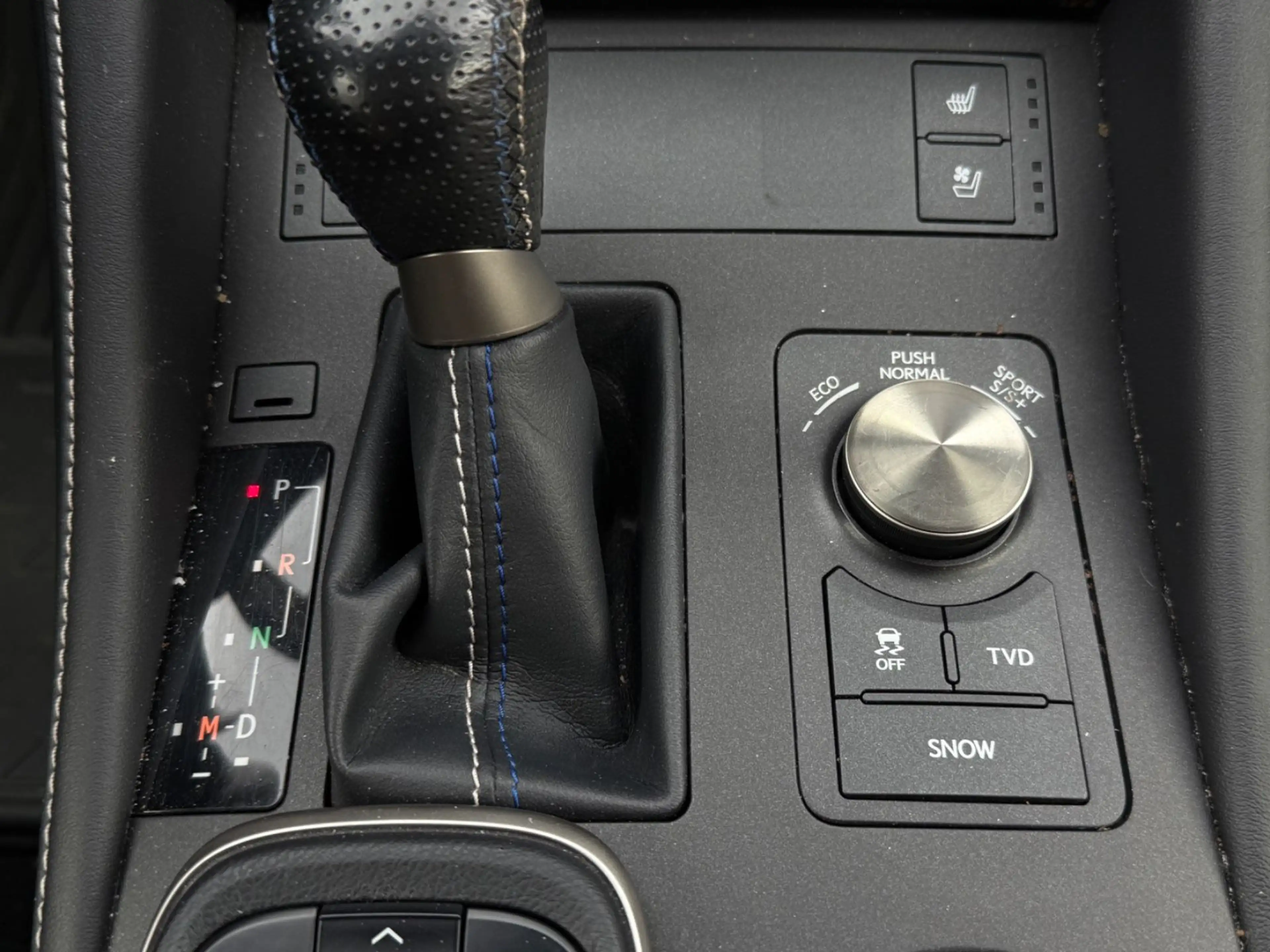 Lexus RC F RC-F*-GARANTIE*TVD*RFK*ALCANTARA*CARBON — photo 24