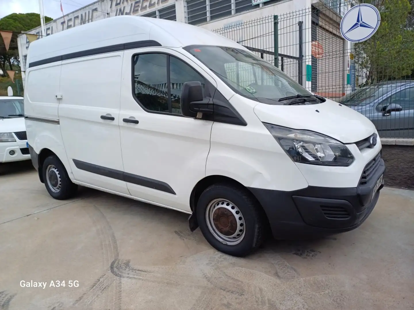 Ford Transit Custom FT 270 L1 Van Trend 100 Wit - 1