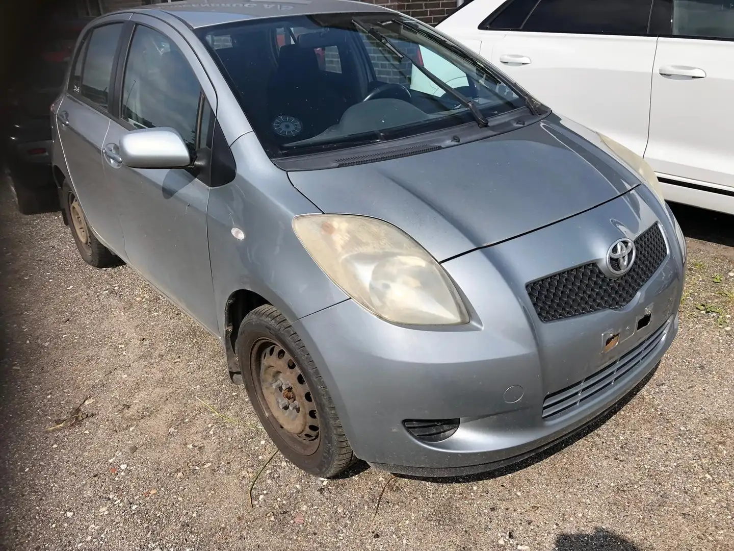 Toyota Yaris 1.3 VVT-i Travel - 1