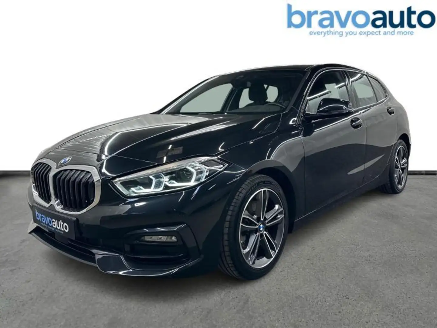 BMW 118 iA Sportline Fekete - 1