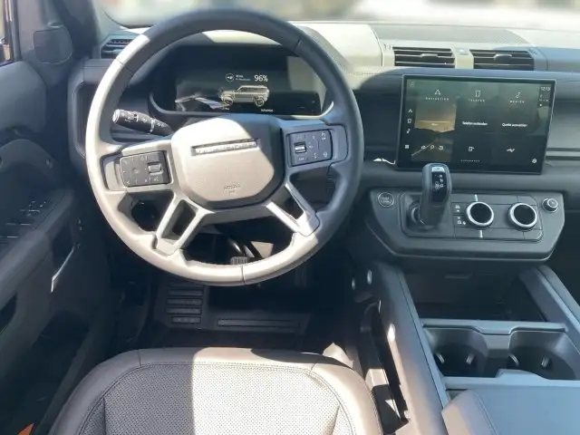 Land Rover Defender 110 P300e X-Dynamic SE Ansicht 5