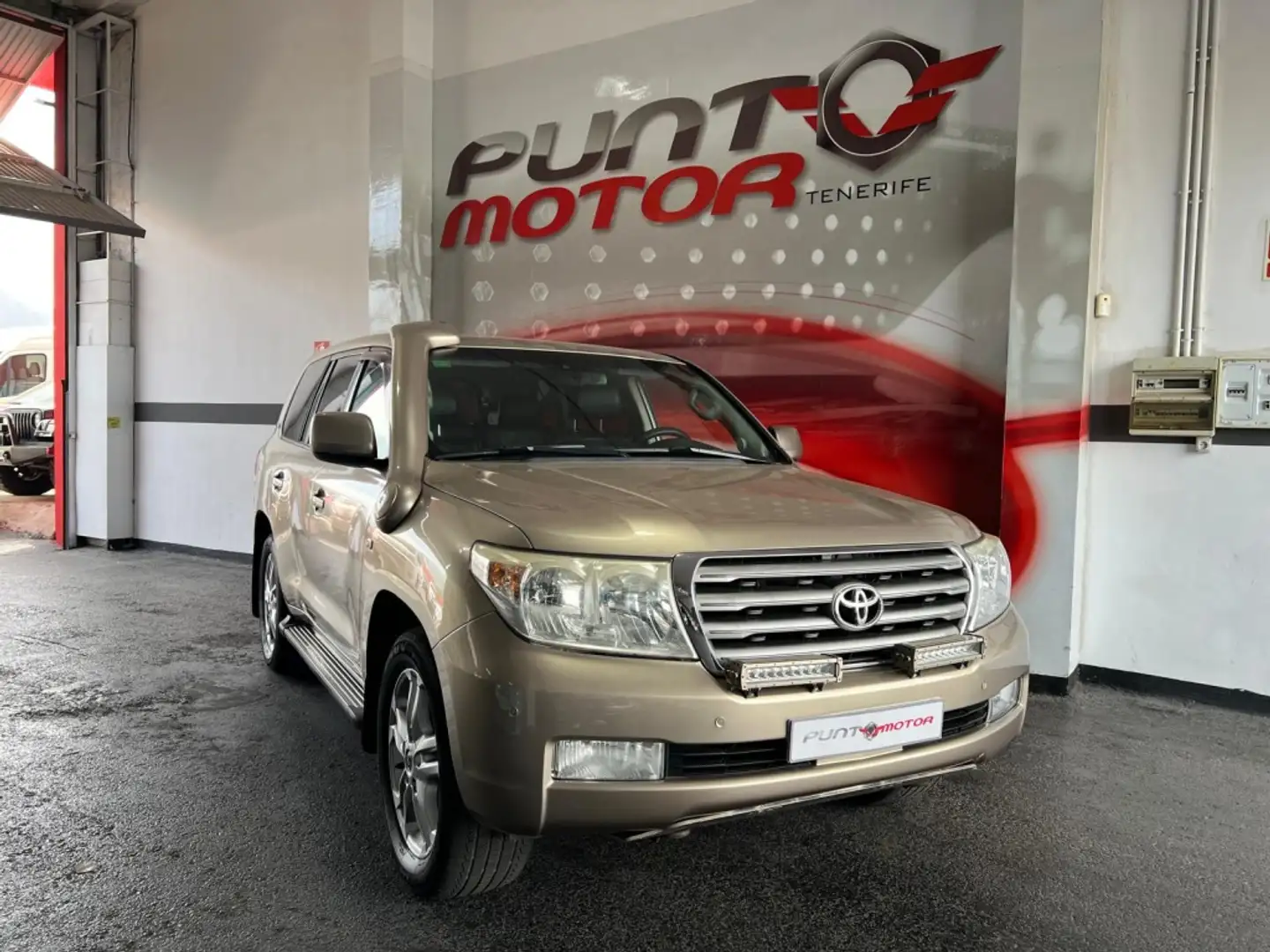 Toyota Land Cruiser 200 4.5D-4D VXL 60 Aniversario Aut. Béžová - 1