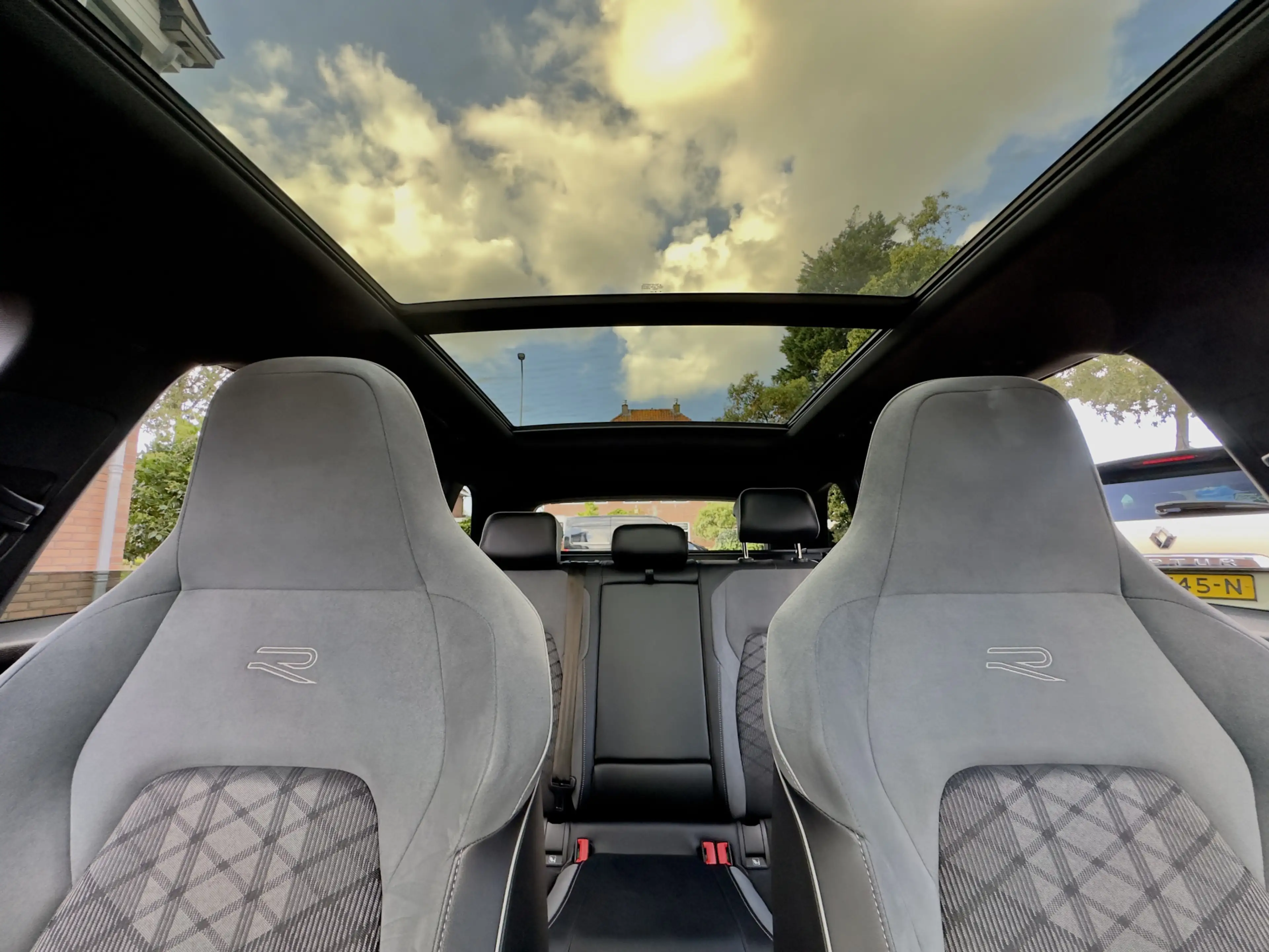 Volkswagen Golf Variant 1.5 eTSI AUT7 2X R-LINE PANODAK R-SPORT-INT NAVI A — photo 5