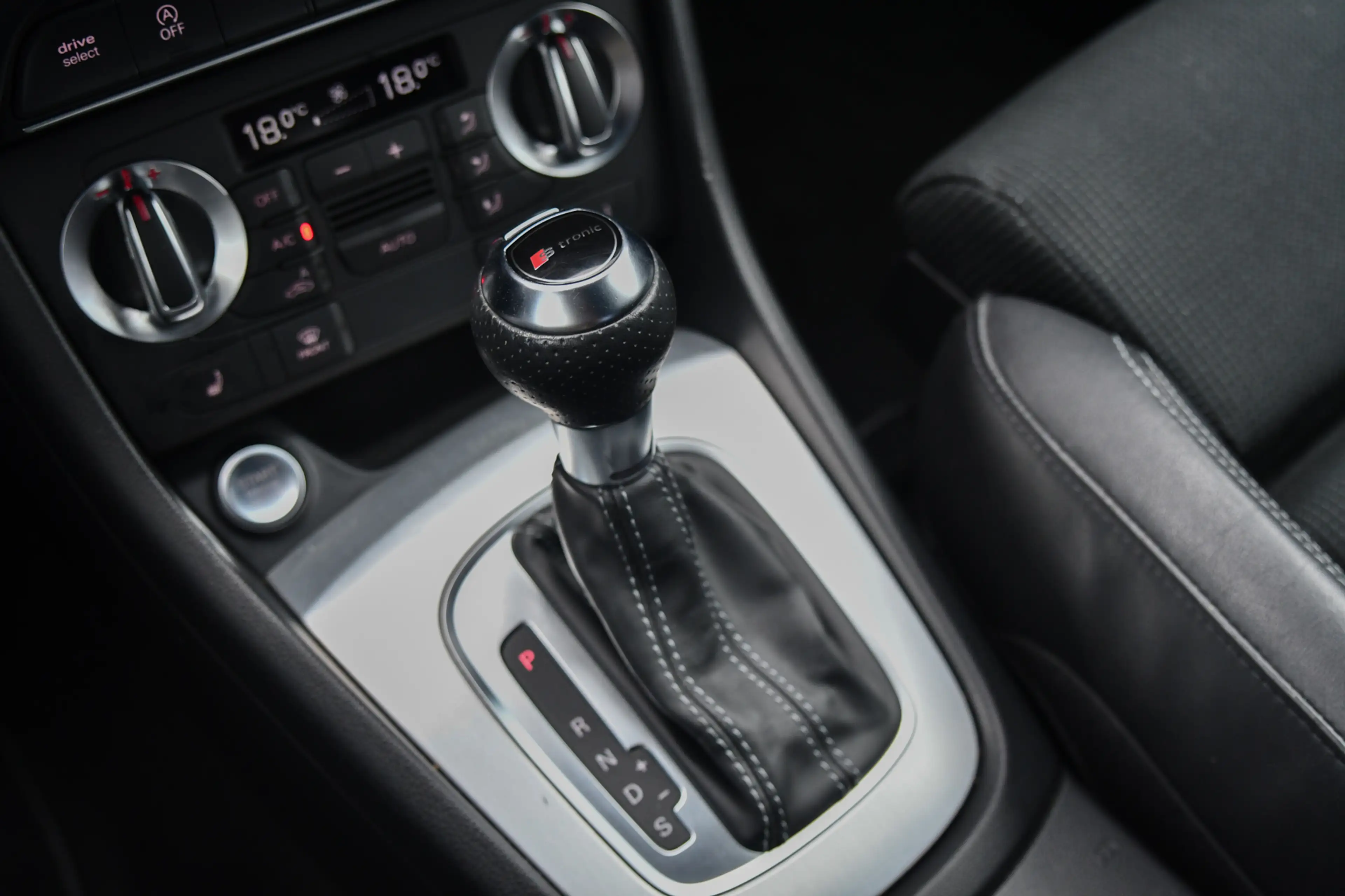 Audi Q3 2.0 TDI quattro 3xS-Line, Trekhaak, Stoelverw, 20" — photo 21