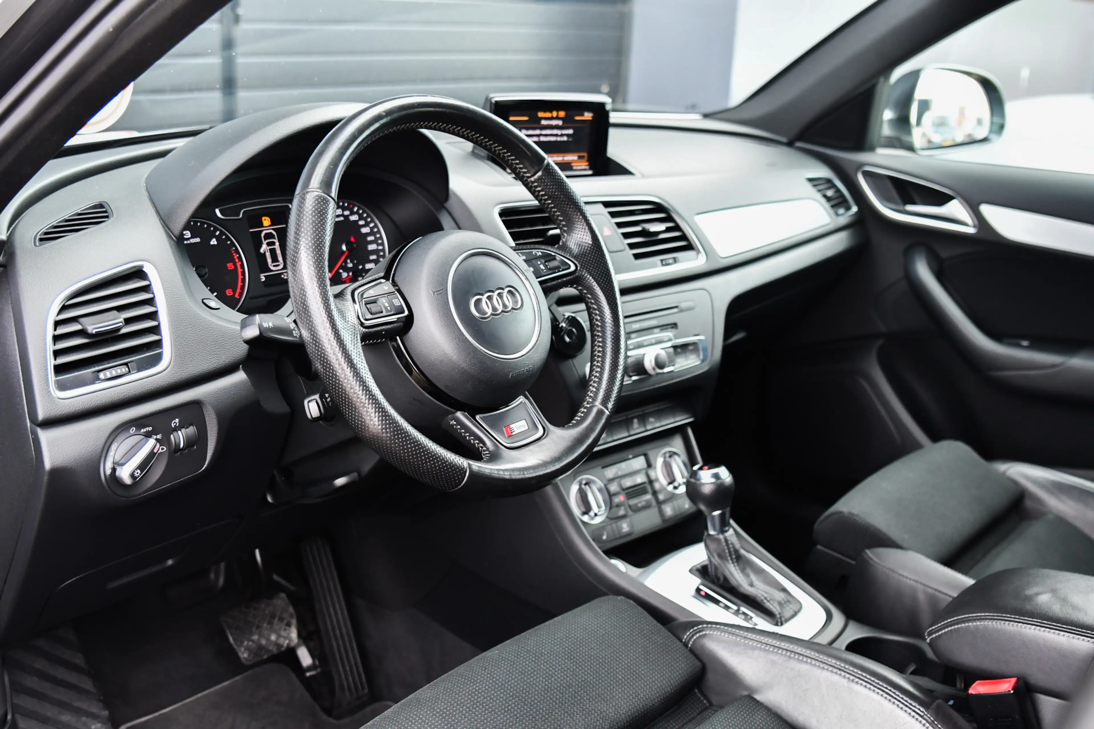 Audi Q3 2.0 TDI quattro 3xS-Line, Trekhaak, Stoelverw, 20" — photo 12