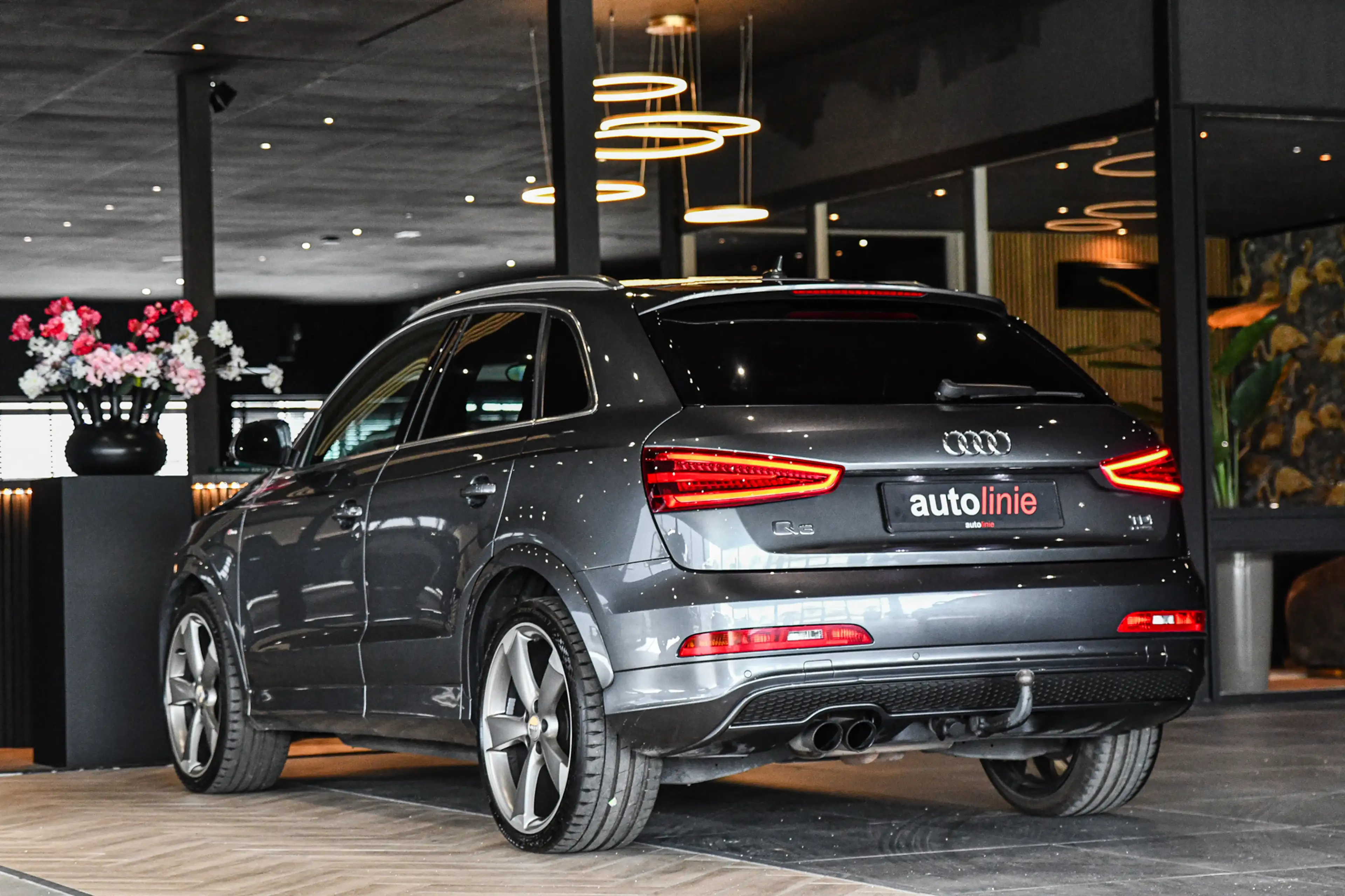 Audi Q3 2.0 TDI quattro 3xS-Line, Trekhaak, Stoelverw, 20" — photo 2