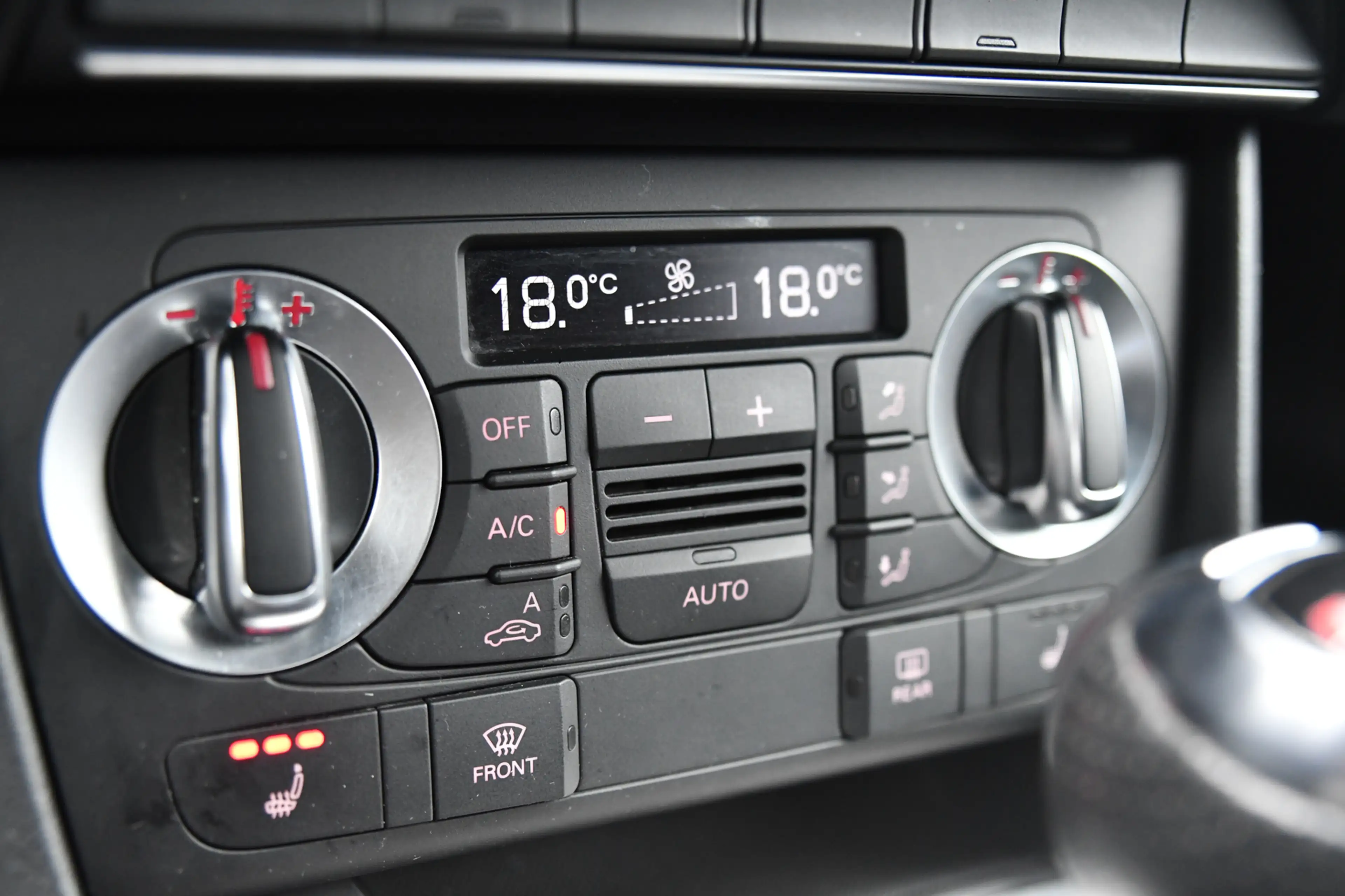 Audi Q3 2.0 TDI quattro 3xS-Line, Trekhaak, Stoelverw, 20" — photo 22