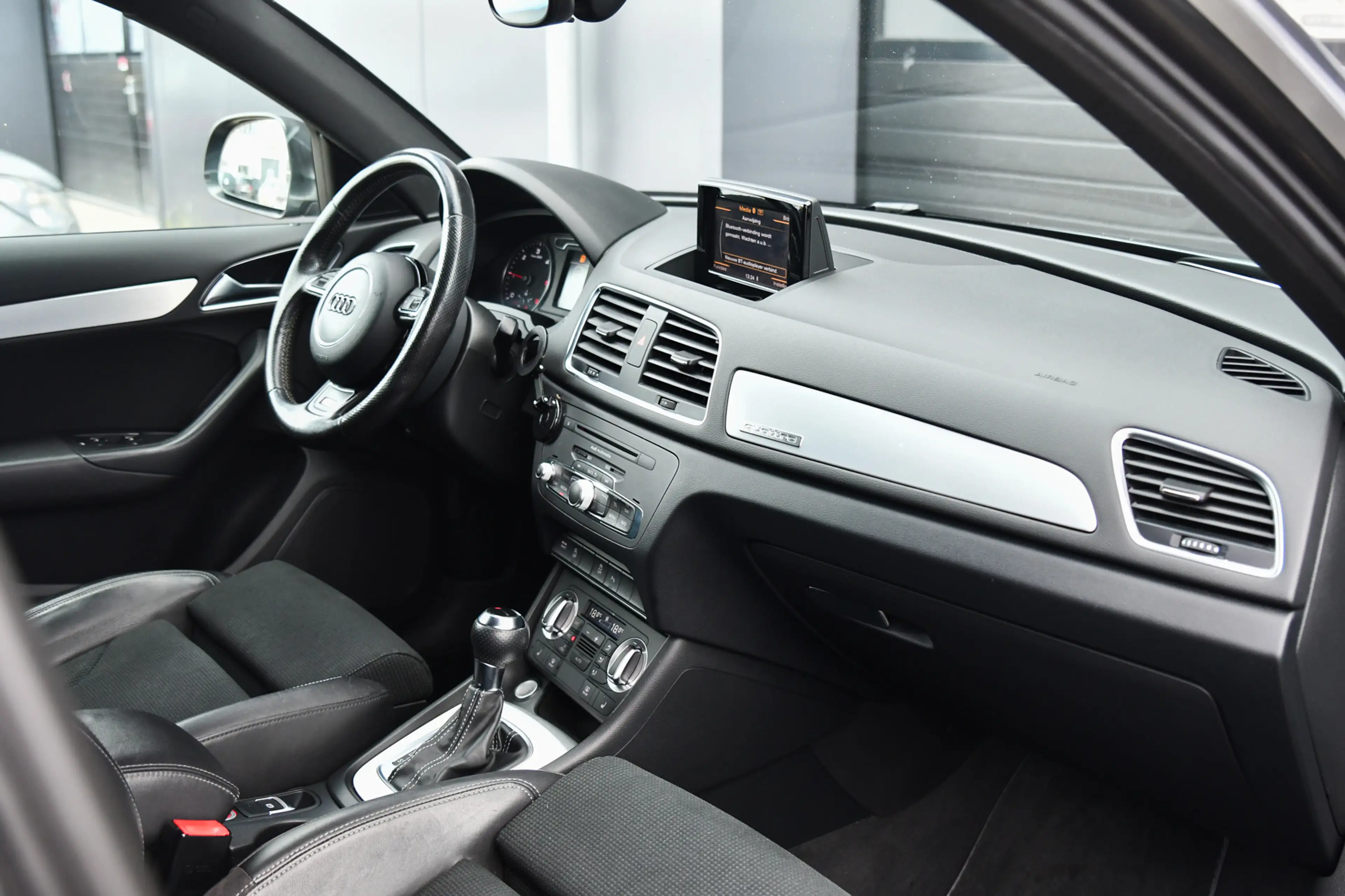 Audi Q3 2.0 TDI quattro 3xS-Line, Trekhaak, Stoelverw, 20" — photo 14