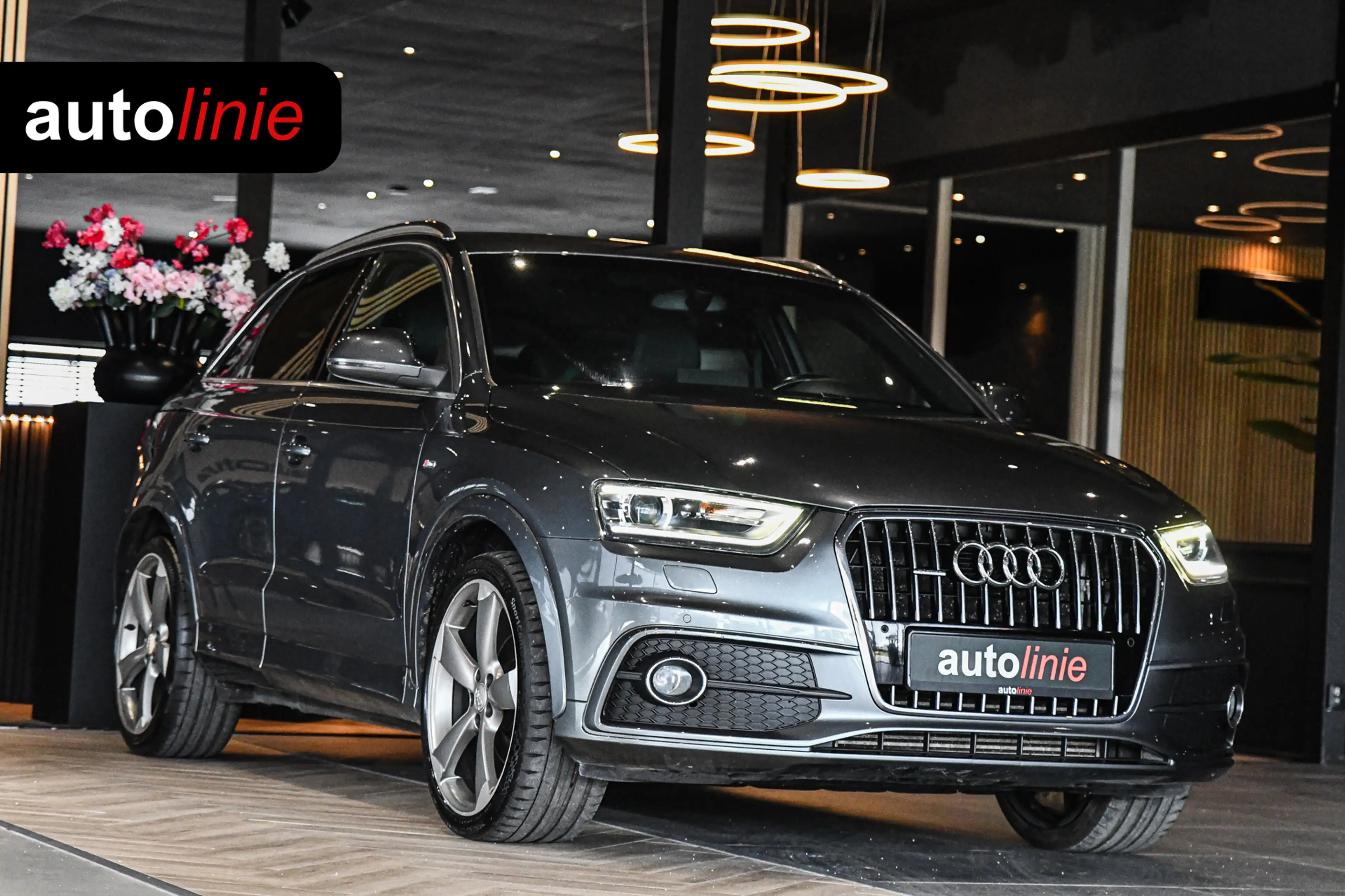 Audi Q3 2.0 TDI quattro 3xS-Line, Trekhaak, Stoelverw, 20"