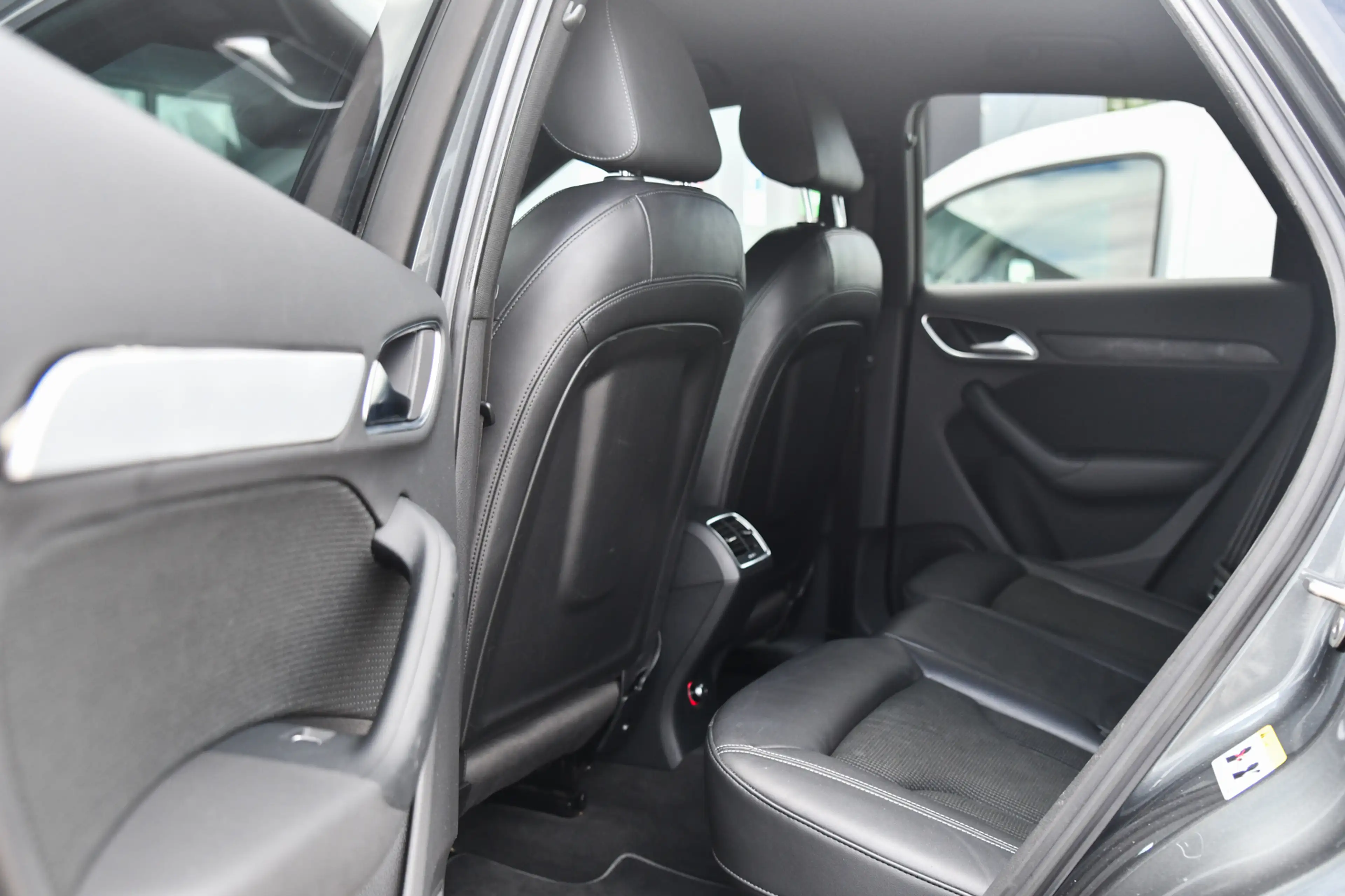 Audi Q3 2.0 TDI quattro 3xS-Line, Trekhaak, Stoelverw, 20" — photo 20