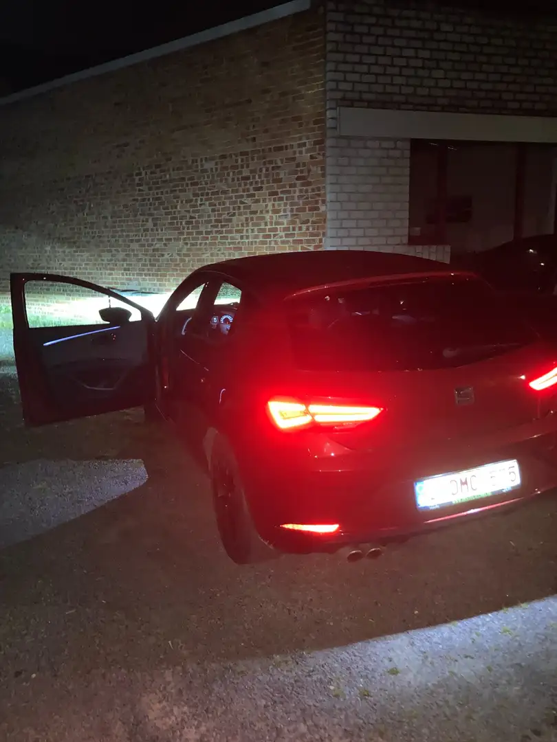 SEAT Leon exelence 2.0tdi 150 - 2