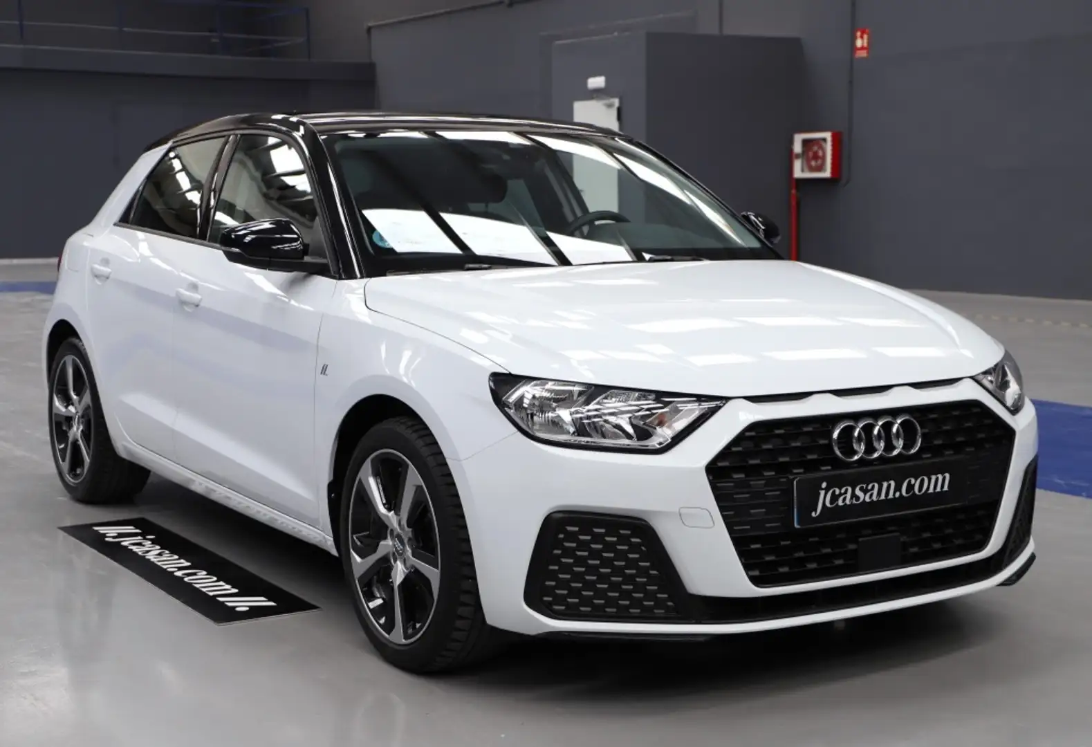 Audi A1 Sportback 25 TFSI Advanced Blanc - 2