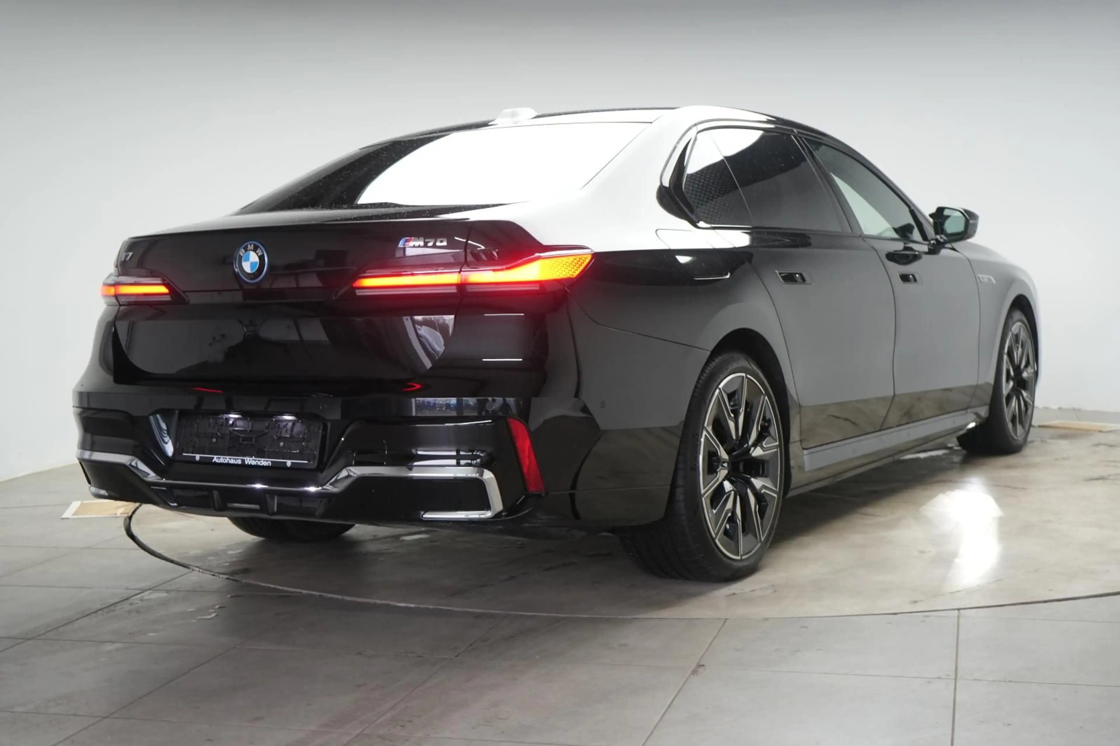 BMW i7 M70 xDrive TheatreScreen/Sky Lounge/HUD/B&W/L — photo 5