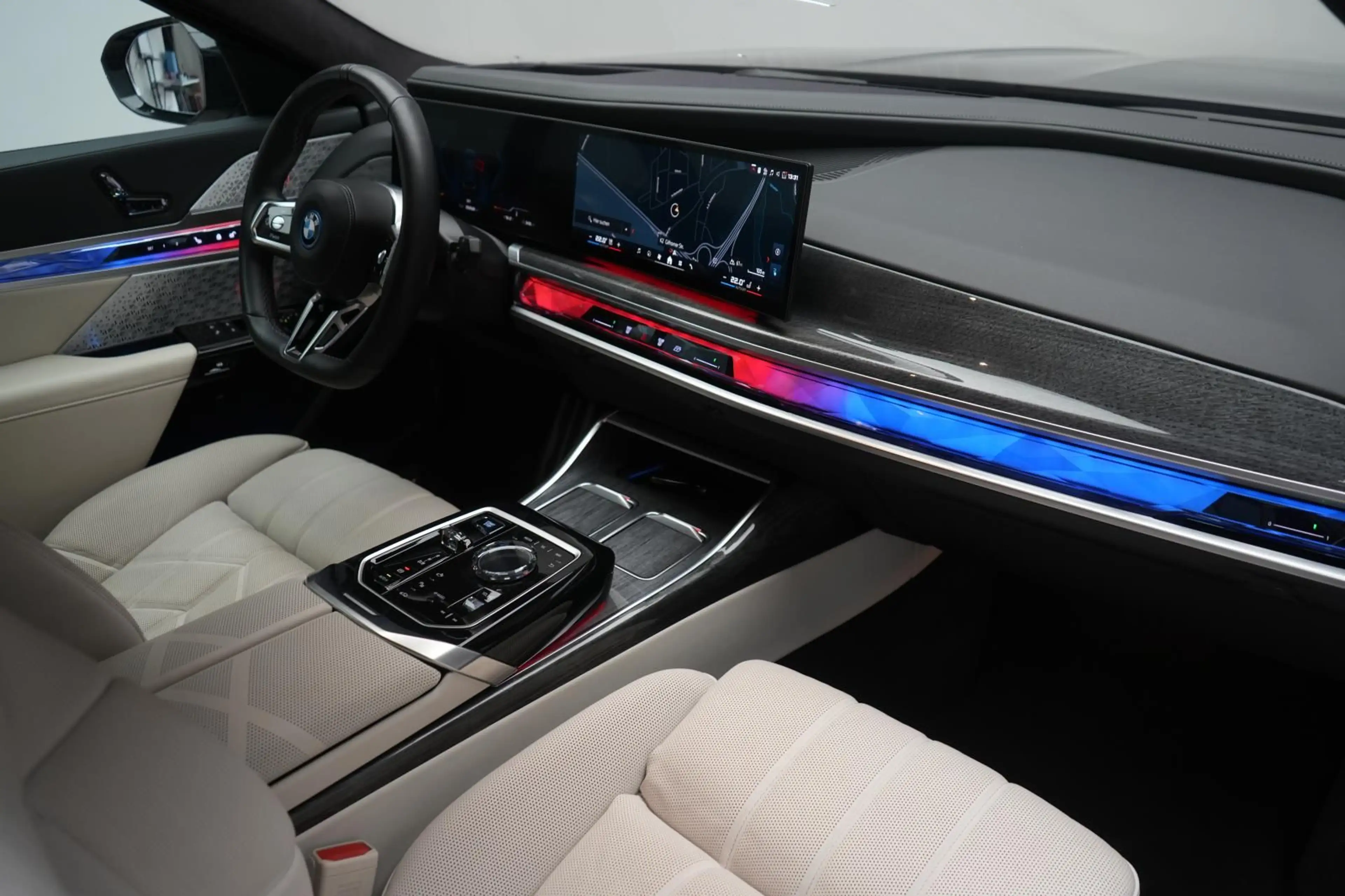 BMW i7 M70 xDrive TheatreScreen/Sky Lounge/HUD/B&W/L — photo 7