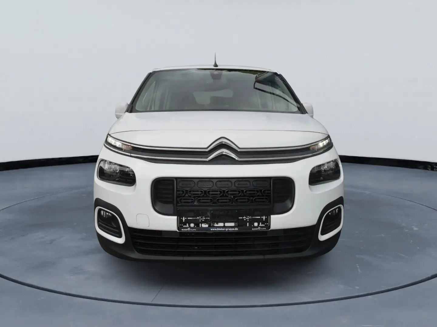 Citroen Berlingo 1,5 Diesel 130 PS LANG Feel XL Weiß - 2