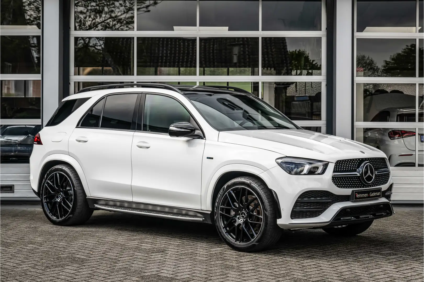 Mercedes-Benz GLE 350 350e AMG Line 4MATIC+ Wit - 1