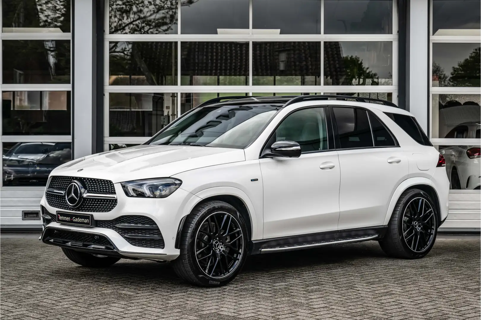 Mercedes-Benz GLE 350 350e AMG Line 4MATIC+ Wit - 2