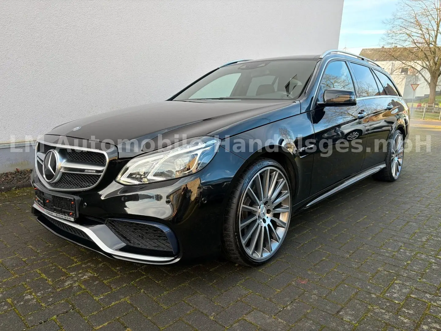 Mercedes-Benz E 63 AMG T  4Matic*H&K*Pano*Distronic* Schwarz - 1