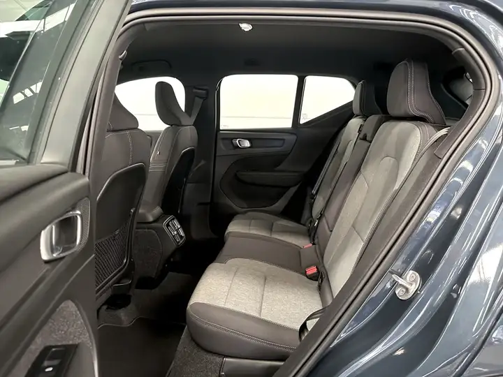 Volvo XC40 2026, foto 21
