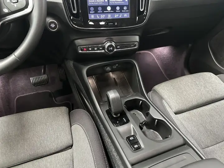 Volvo XC40 2026, foto 10