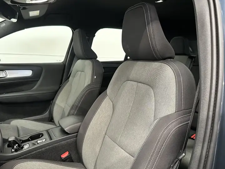 Volvo XC40 2026, foto 17