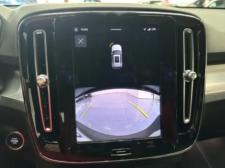 Volvo XC40 2026, foto 11