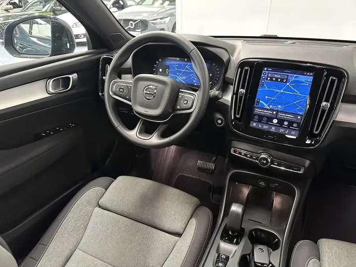 Volvo XC40 2026, foto 7