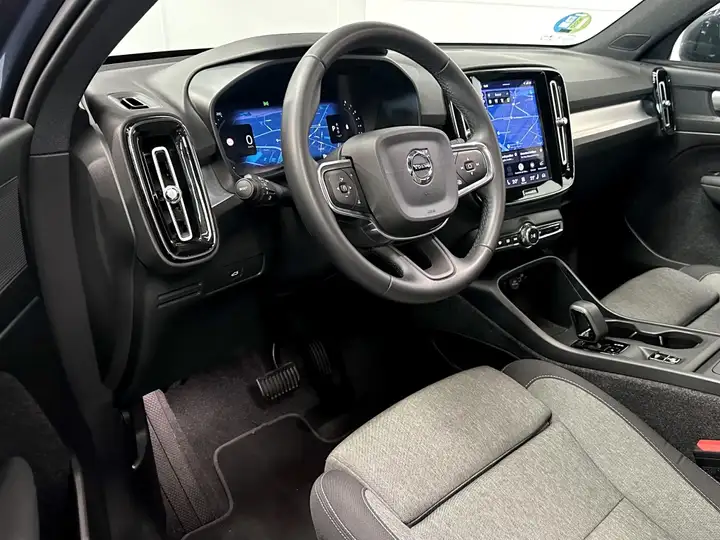 Volvo XC40 2026, foto 5