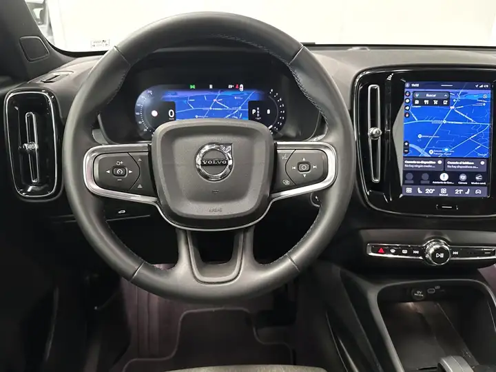 Volvo XC40 2026, foto 8