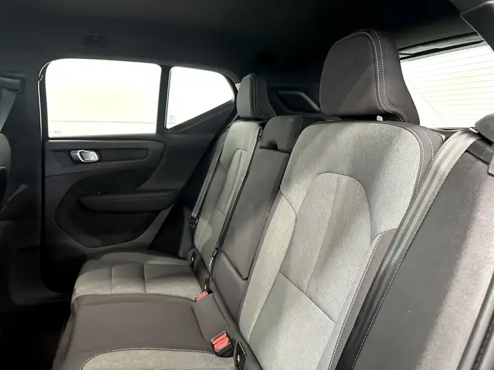 Volvo XC40 2026, foto 22