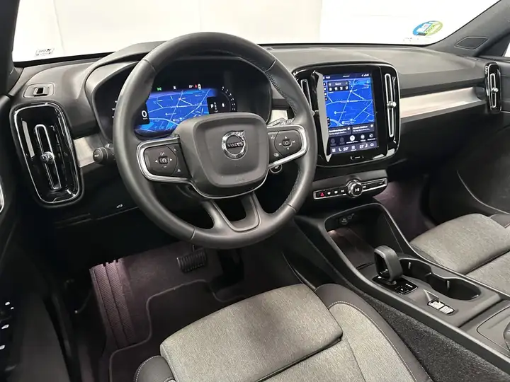 Volvo XC40 2026, foto 19