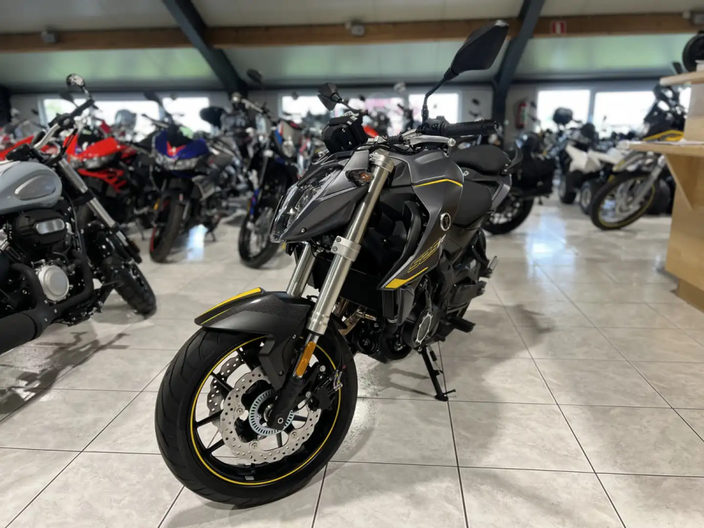 Voge 500R GRIS Grey - 2
