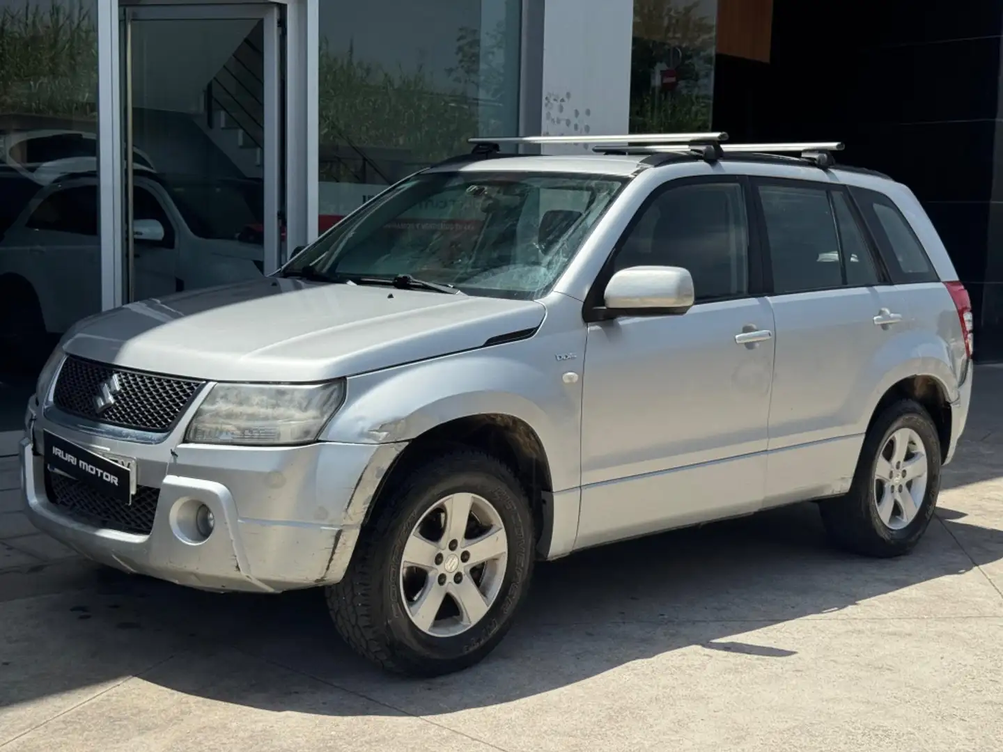 Suzuki Grand Vitara 1.9DDiS JLX Zilver - 2