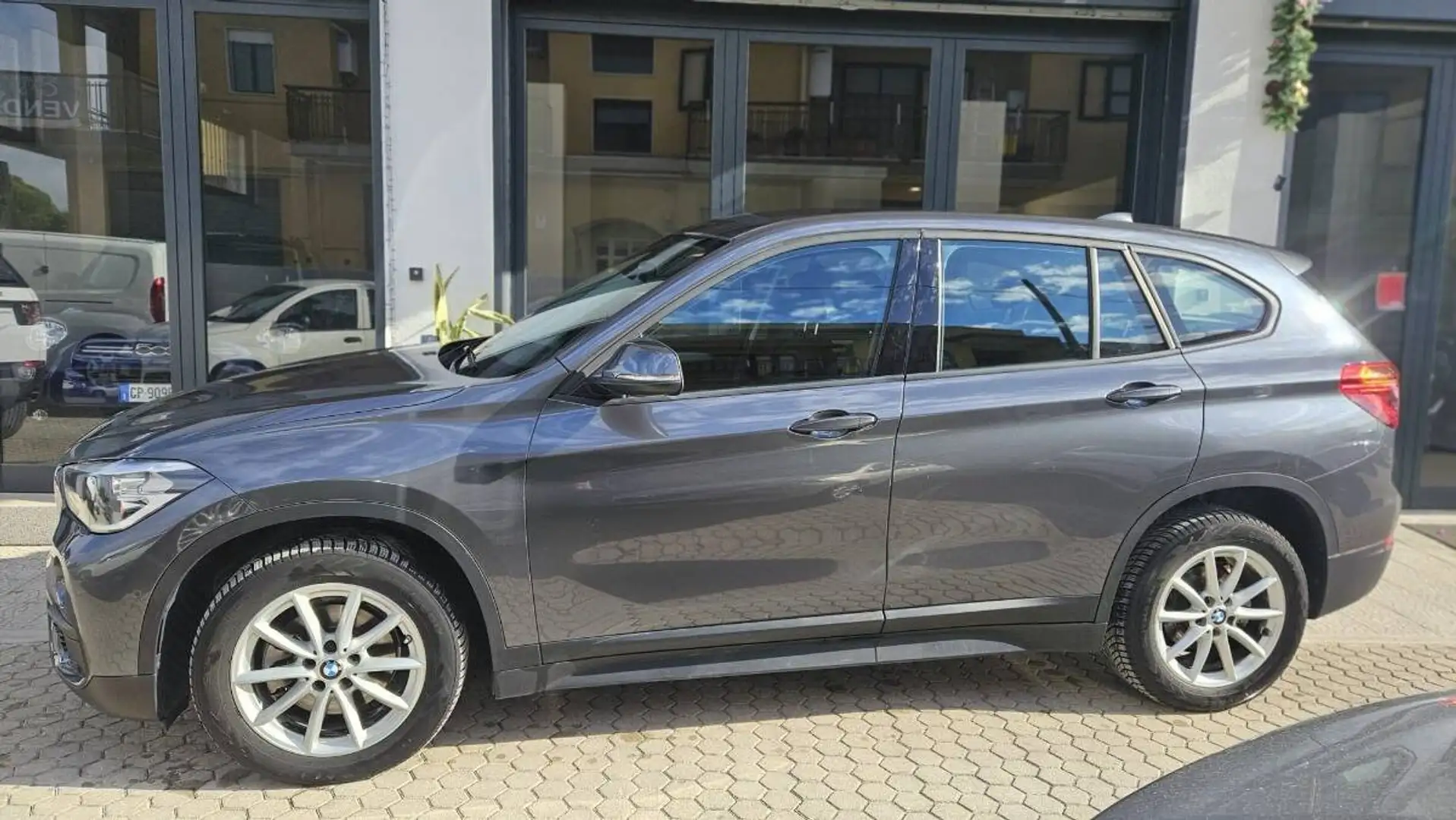 BMW X1 Xdrive18d Advantage auto Grigio - 1