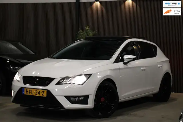 SEAT Leon 1.4 TSI FR Dynamic Pano DCC Stoelverw Cruise H-Led