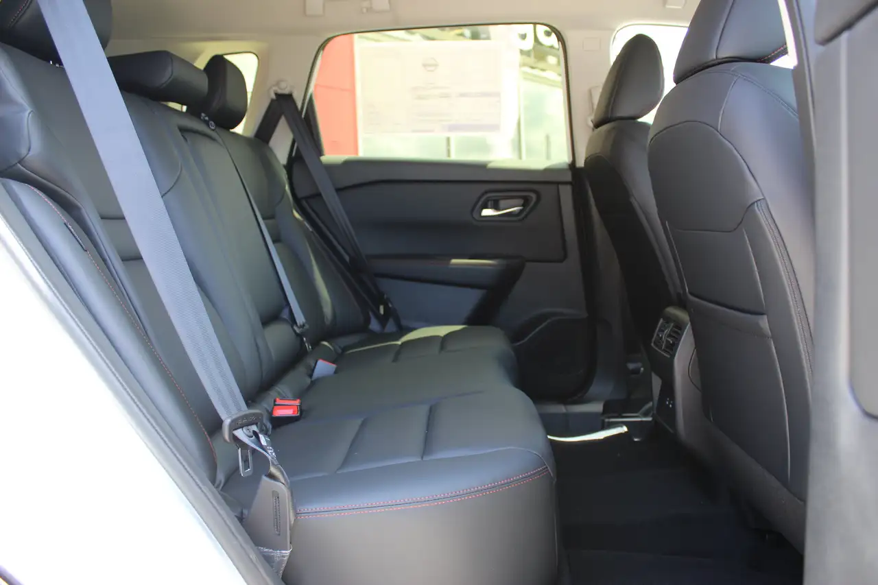 Nissan Rogue fotografie Nissan Rogue