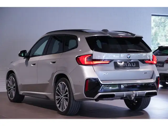 BMW X1 view 4