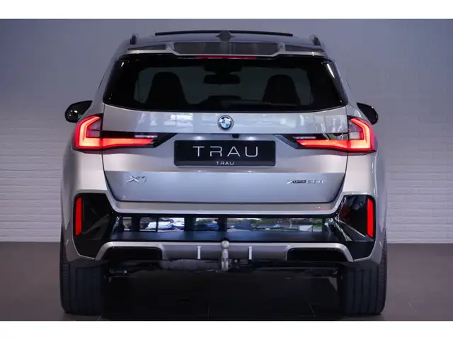 BMW X1 view 5