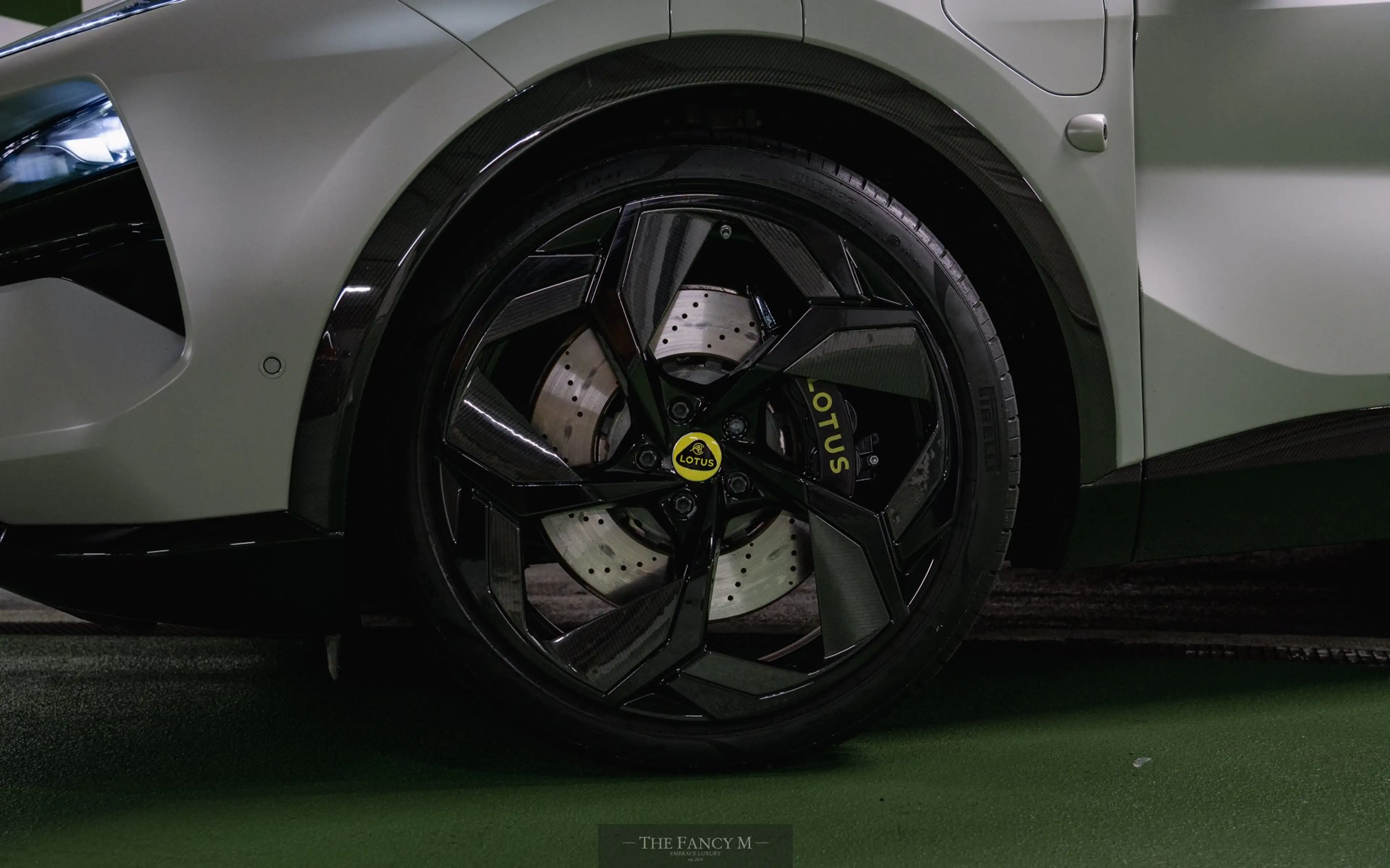 Lotus Eletre Eletre R 112kWh — photo 9