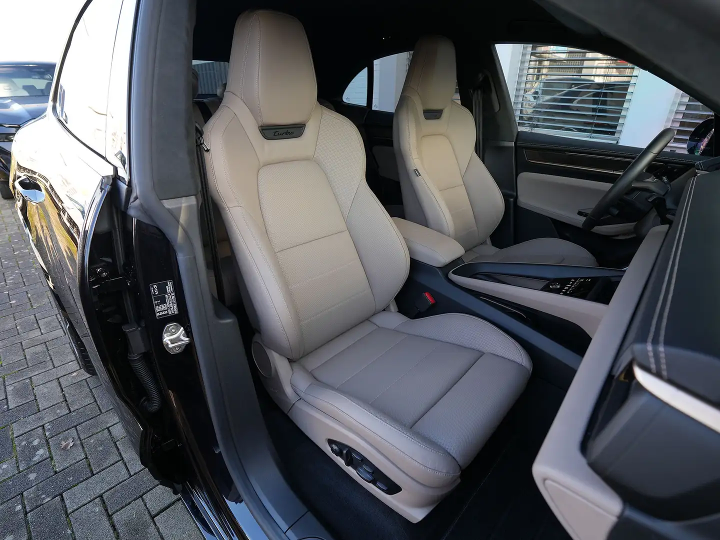 Porsche Macan Macan Turbo E BURMESTER-PAS. DISPLAY-LEDER BEIGE Noir - 2