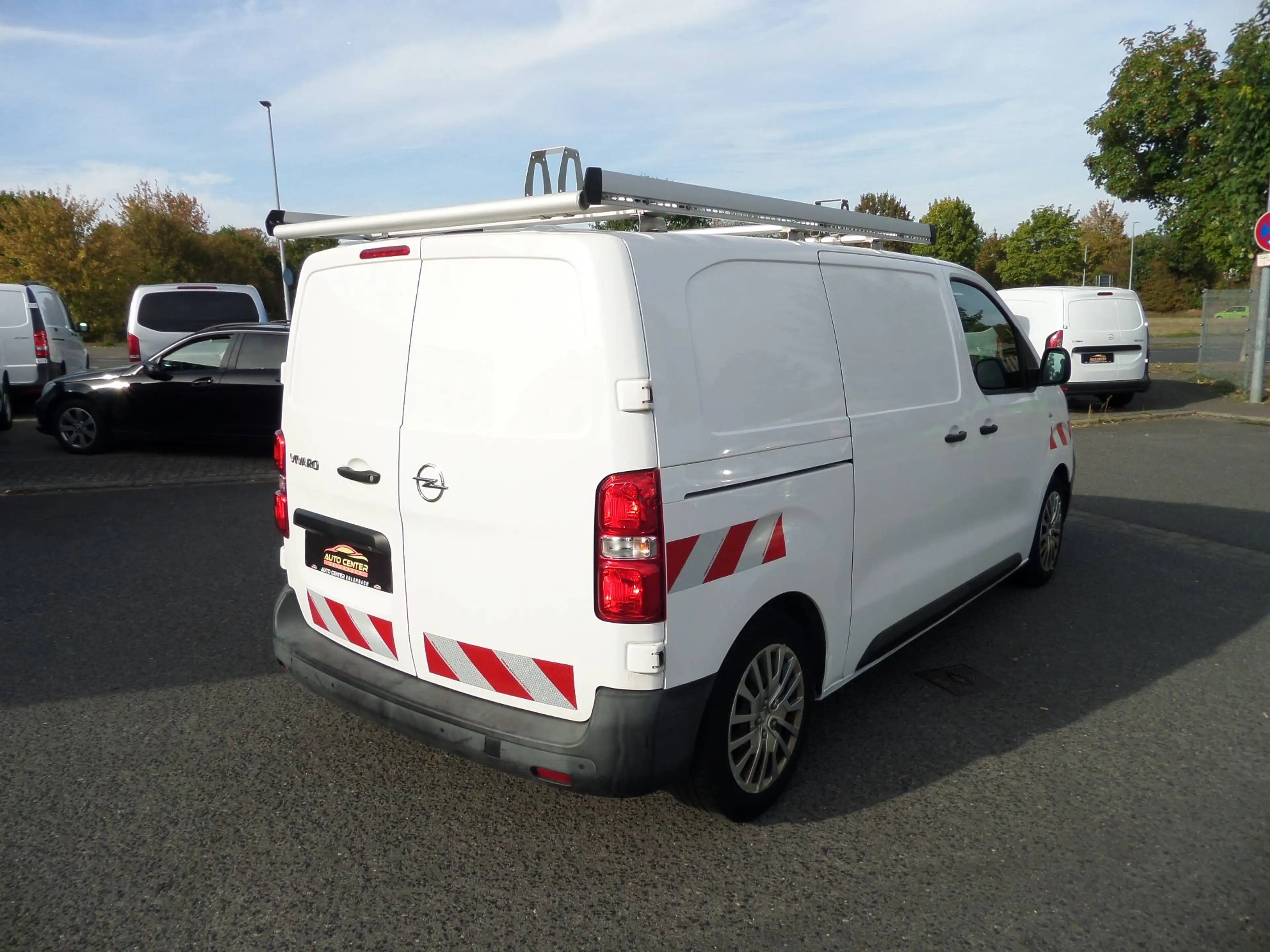 Opel Vivaro Edition L2+Sortimo+Schraubstock+Dachträger+Navi+Klima+Tempo+Cam+1.Hand+3xTeil-Leder — photo 3