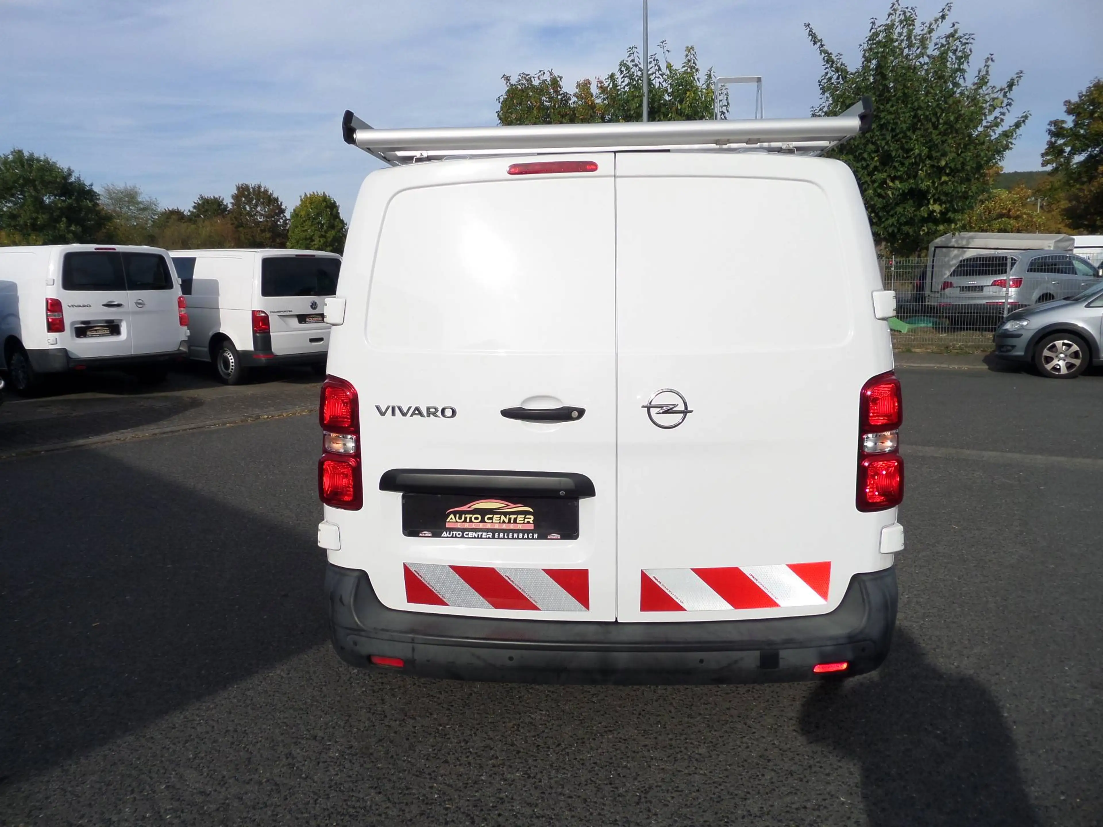 Opel Vivaro Edition L2+Sortimo+Schraubstock+Dachträger+Navi+Klima+Tempo+Cam+1.Hand+3xTeil-Leder — photo 4