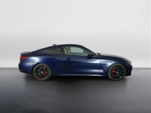 BMW 4 Series view 3