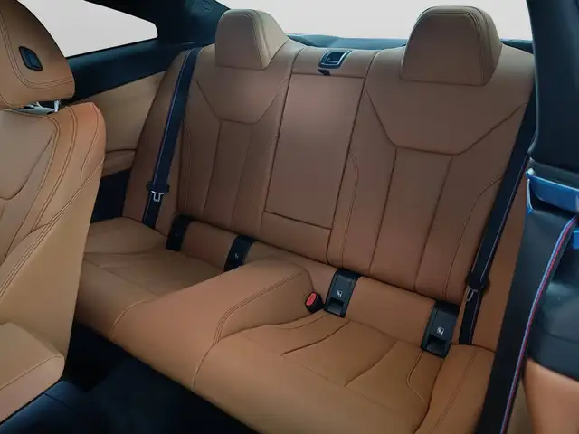 BMW 4 Series view 9