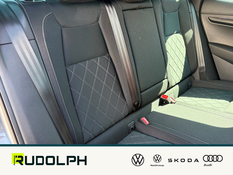 Skoda Karoq 1.5 TSI Sportline Temp LenkradHZG SHZ Matrix AHK N — photo 8