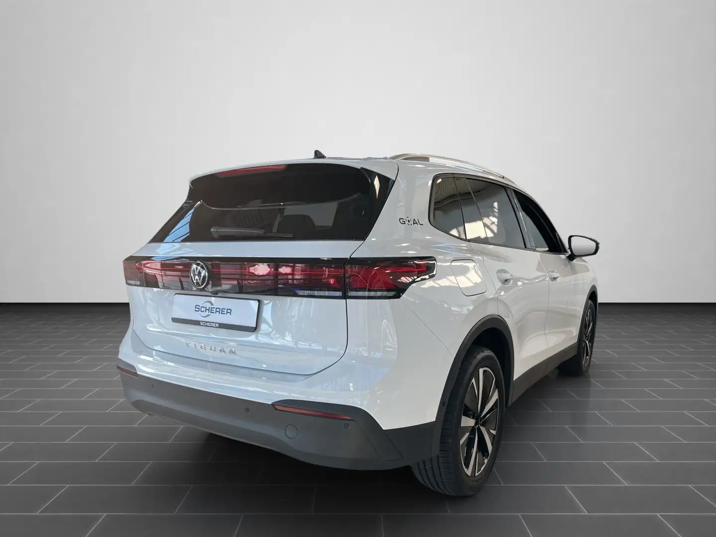 Volkswagen Tiguan . Weiß - 2