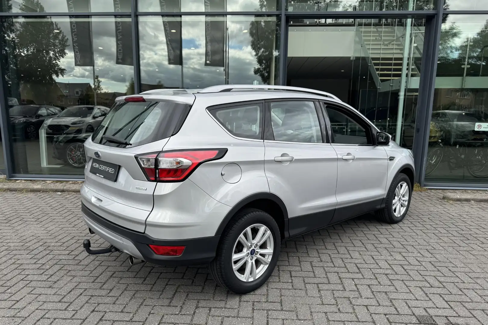 Ford Kuga 1.5 EcoBoost Trend Ultimate | Navigatie | Trekhaak Grijs - 2