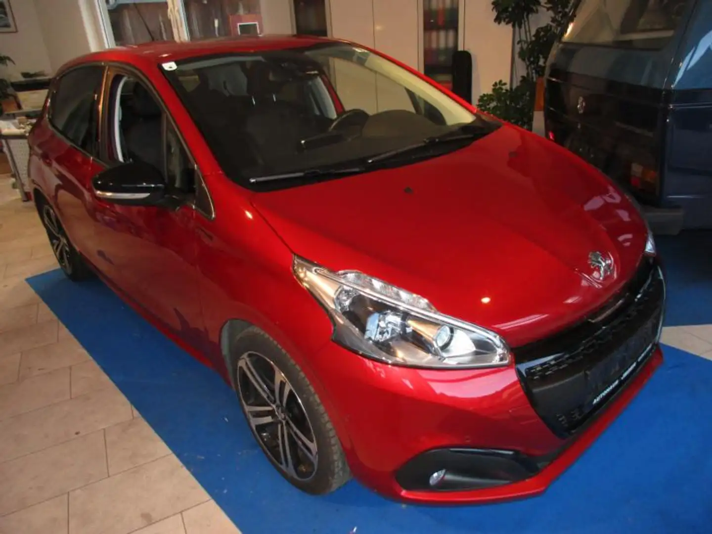 Peugeot 208 GT 1.2 110 PT Rot - 2